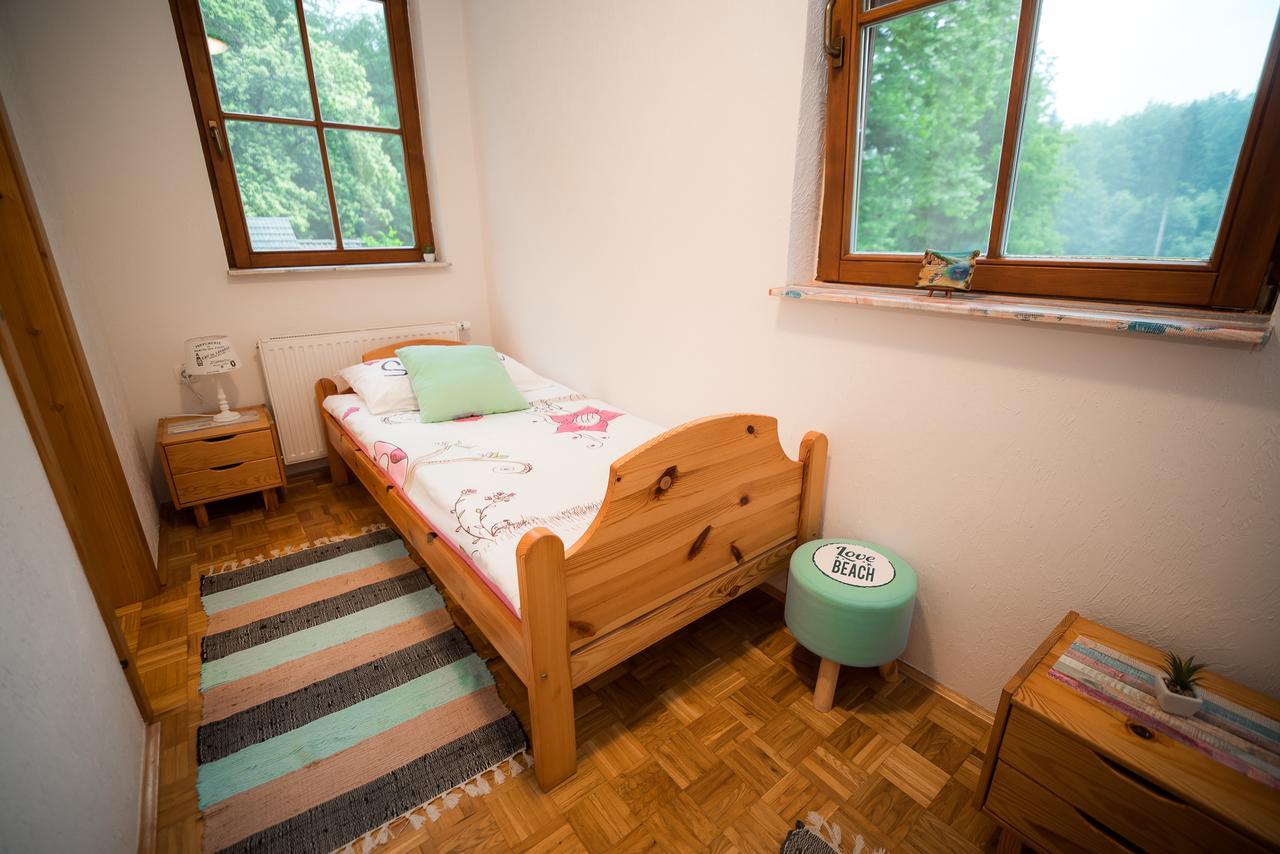 Guest House Frata Dvor Екстериор снимка